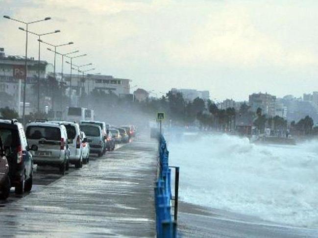 Tropik fırtınanın etkisi azaldı! Meteoroloji'den 9 ile kuvvetli yağış uyarısı