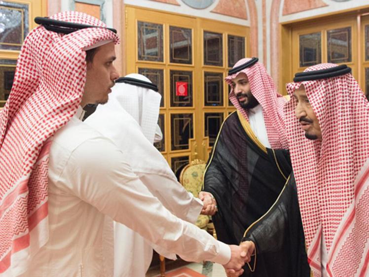 Reuters: Kral Selman Kaşıkçı'nın ailesiyle bir arada