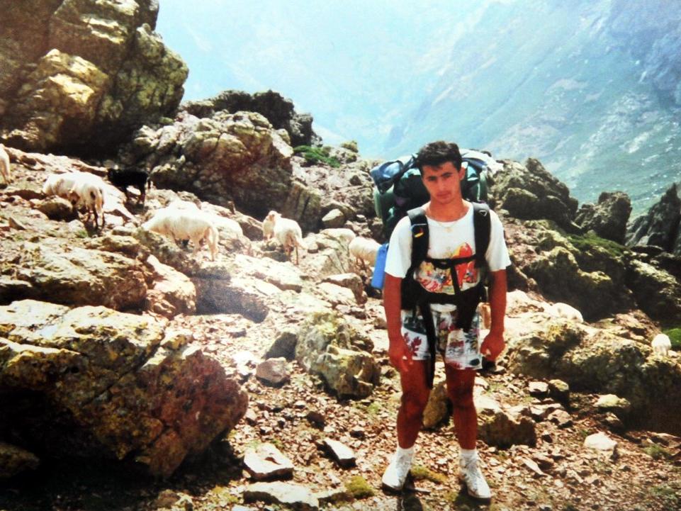 Alpler'de 26 yıl sonra cesedi bulunan Türk dağcı, Kayseri'de toprağa verildi