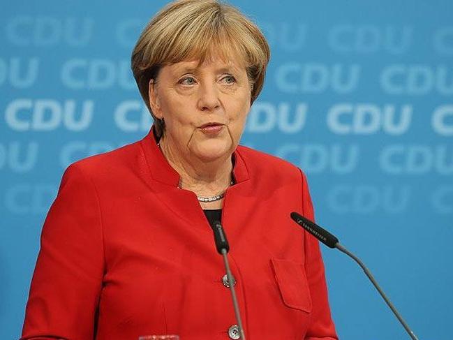 Merkel bırakacağını açıkladıktan sonra ilk kez konuştu