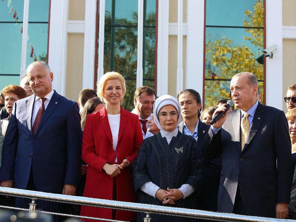 Erdoğan: Sizlere 81 milyonun selamını iki de TOMA getirdik