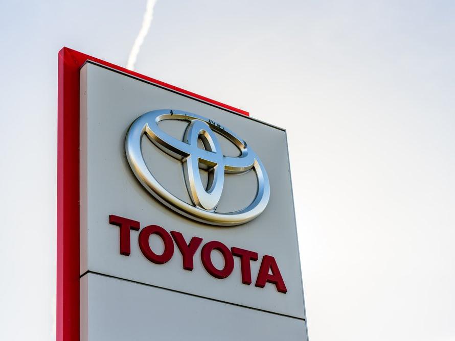 Toyota 2.4 milyon hibrit aracını geri çağırıyor!