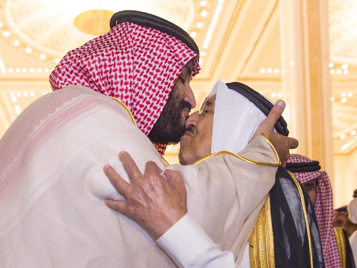 Suudi veliat prensi ile Kuveyt şeyhi bir araya geldi