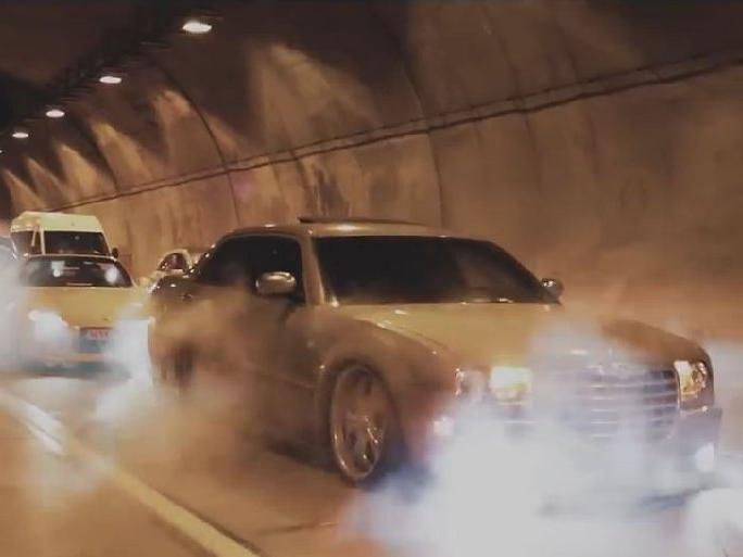 İstanbul'da tüneli kapatan lüks otomobilli magandalar terör estirdi