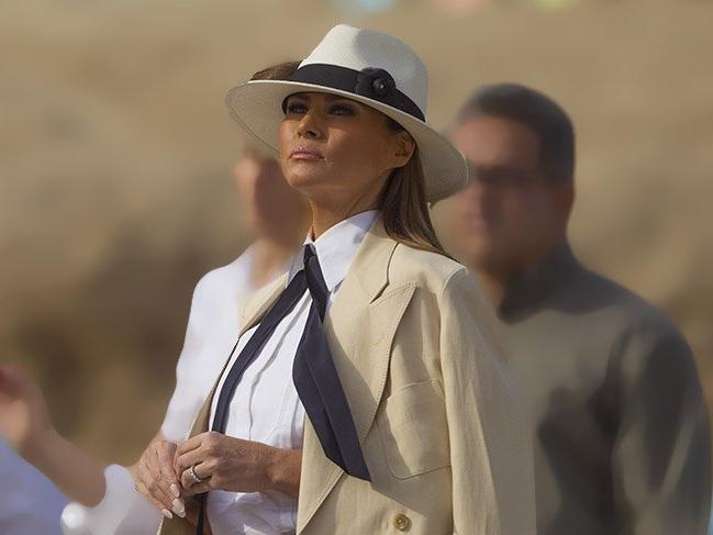 Melania Trump'ın Afrika kıyafetleri gündem oldu