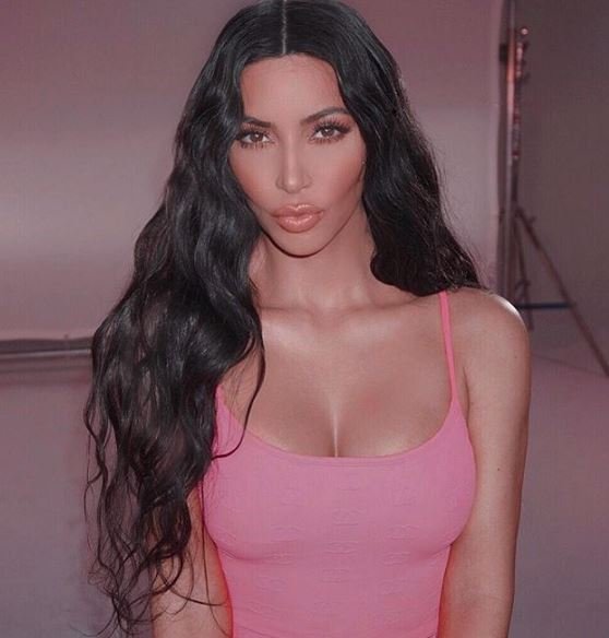 Kim Kardashian, sosyal medyada paylaştığı fotoğraflarla kendini tekrar iyi hissettiğini söyledi.