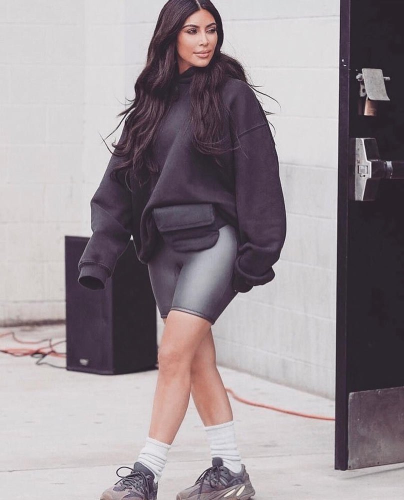 Bisikletçi taytını en çok giyen kişi ise Kim Kardashian.