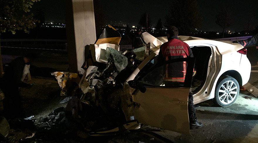 Başkentte Ankara Bulvarı'nda meydana gelen trafik kazasında aynı aileden 4 kişi hayatını kaybetti. FOTOĞRAFLAR:AA