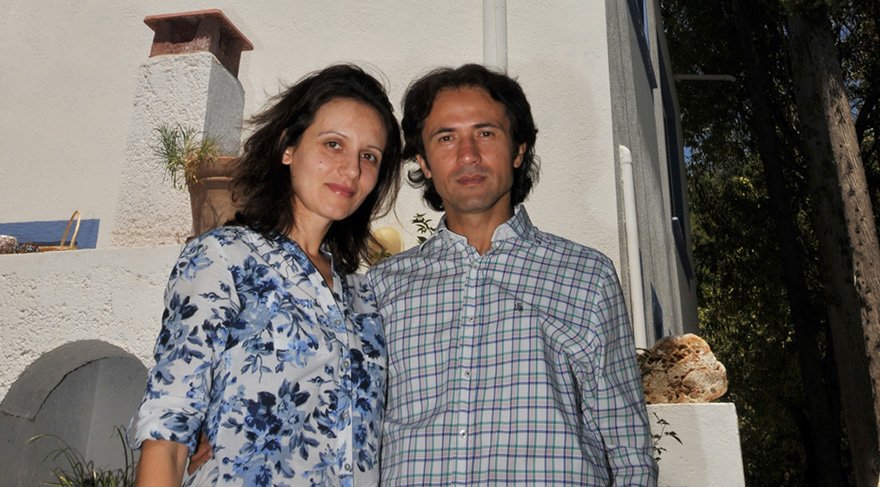 İmam Tüzer Romanya vatandaşı eşi ile birlikte. Foto: DHA