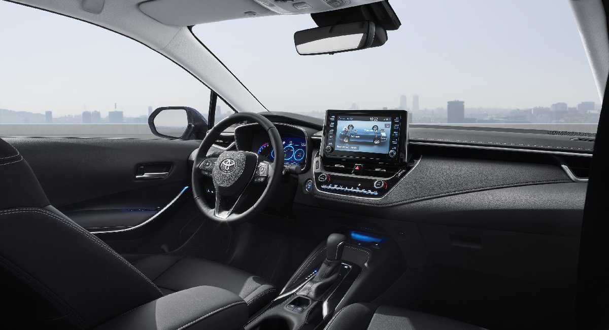 corolla-interior-v05-rgb-lr-956266-kopya
