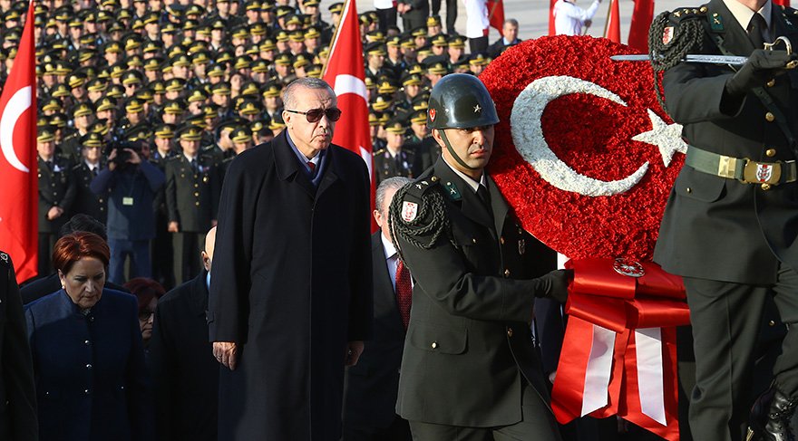 Cumhurbaşkanı Erdoğan ve devlet erkanı ve siyasi parti temsilcileri ile beraber Anıtkabir'i ziyaret etti. Foto: AA