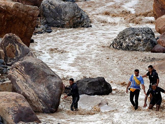 Ürdün'de sel felaketi: 4 kişi öldü, 3 bin 500 turist tahliye edildi