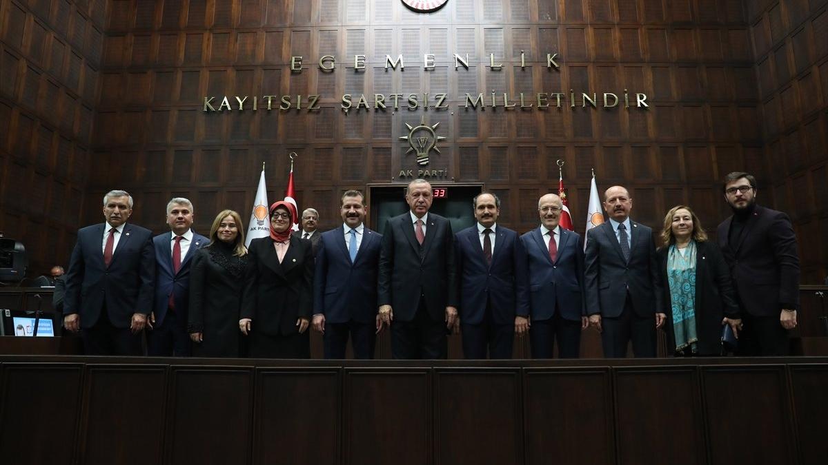 Erdoğan AKP'nin 20 belediye başkan adayını açıkladı