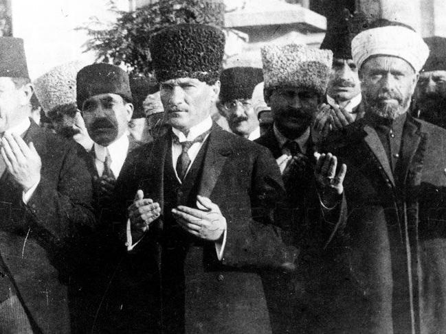 Cuma hutbesinde Atatürk yine yok!