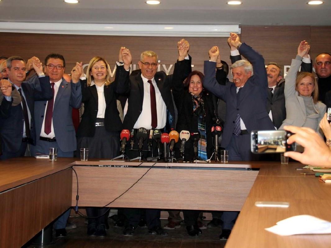 CHP, Bursa’daki belediye başkan adaylarını tanıttı