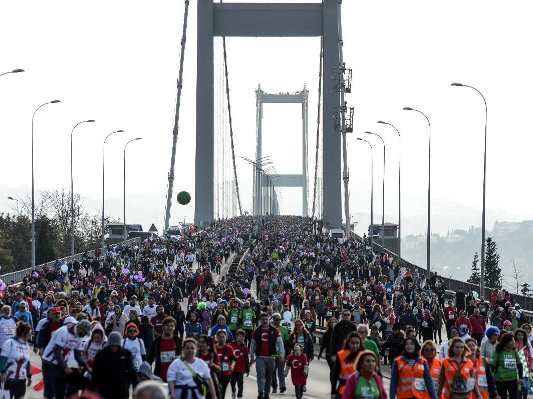 CHP, İstanbul Maratonu'nda koştu