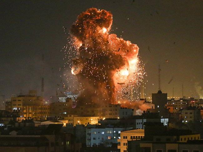 İsrail 'El Aksa' binasına 10 füze gönderdi! Bina yerle bir oldu