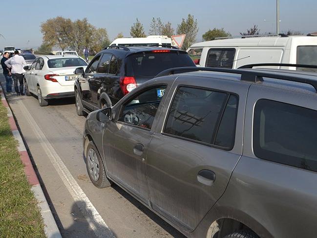 İnegöl'de zincirleme trafik kazasında 8 araç birbirine girdi