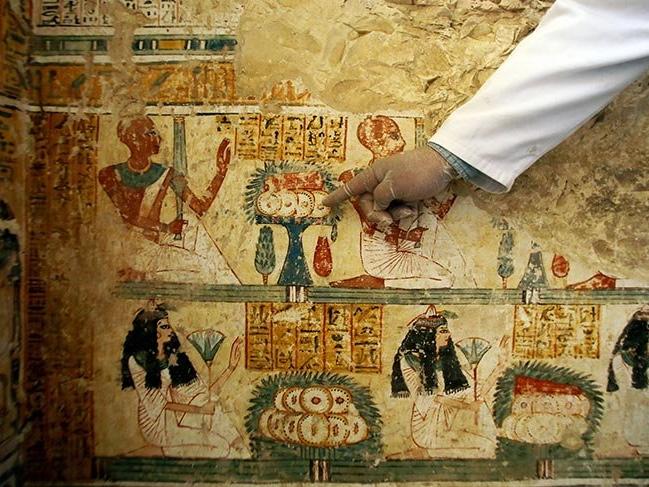 Mısır'da aynı günde iki yeni arkeolojik keşif