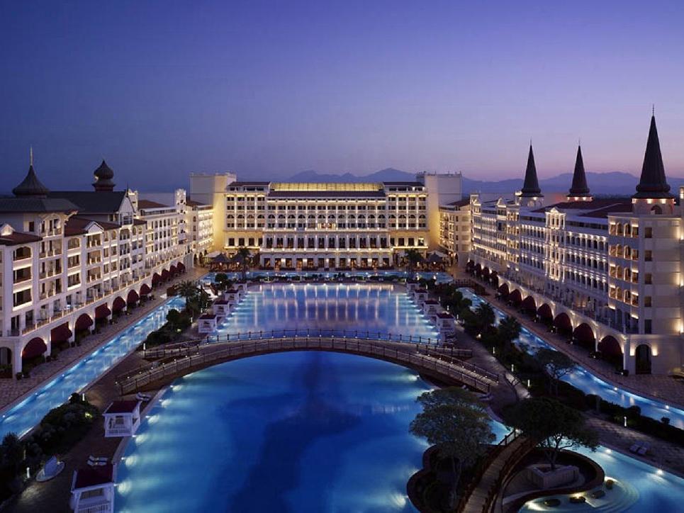 Mardan Palace, Titanic Hotels'e kiralandı