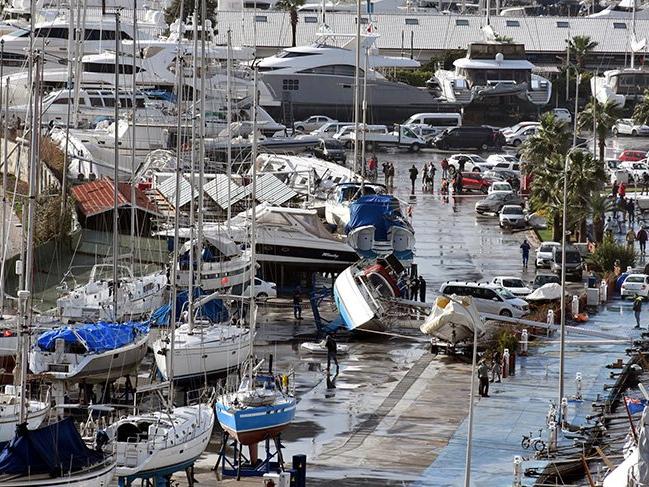 Marmaris'teki hortumlar 35 yatta hasara yol açtı