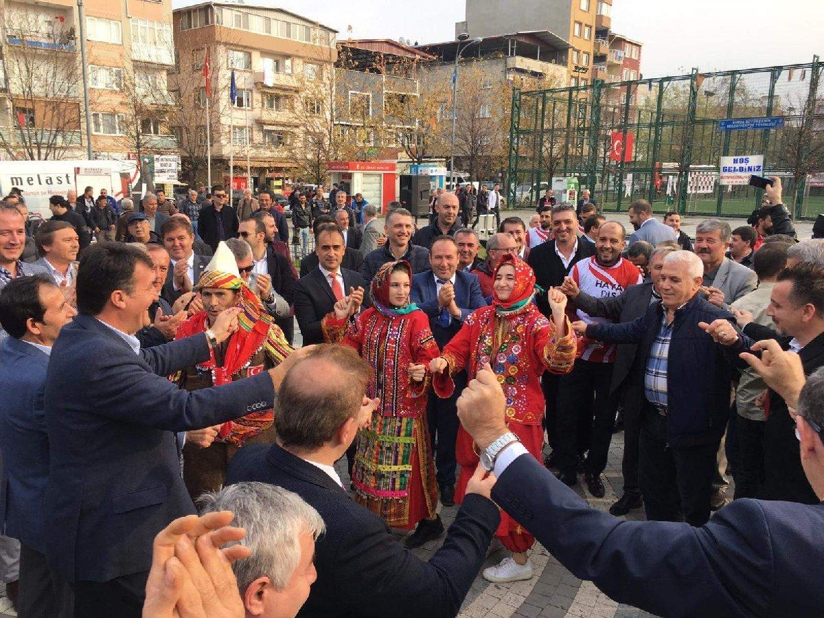 AKP ve CHP'li başkanlar karşılıklı çiftetelli oynadı