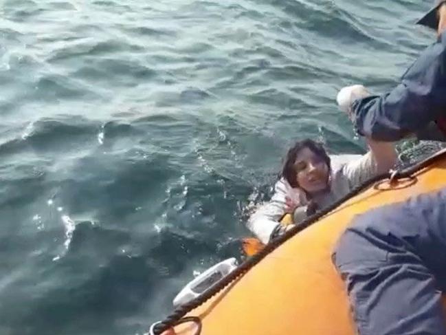 Dikili'de düzensiz göçmenleri taşıyan tekne battı: 6 ölü