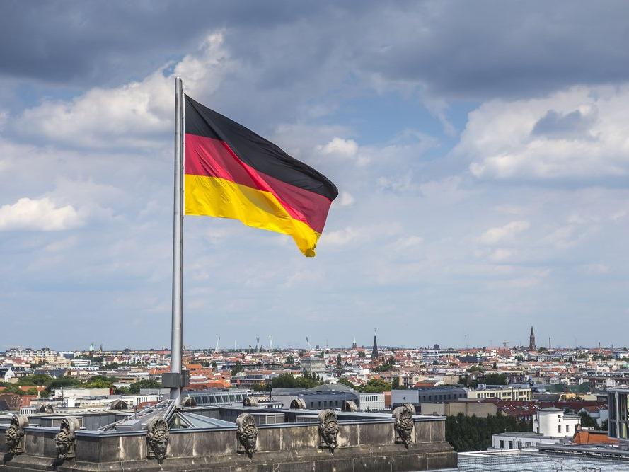 Alman ekonomisi üçüncü çeyrekte daraldı