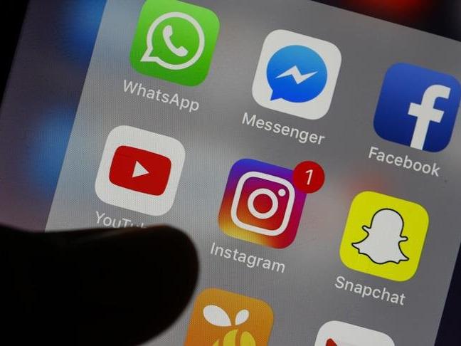 Facebook, İnstagram ve Snapchat yalnızlar tarafından sevilmiyor