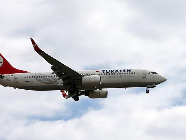 Atatürk Havalimanı'na inemeyen 2 uçak Bursa'ya yönlendirildi