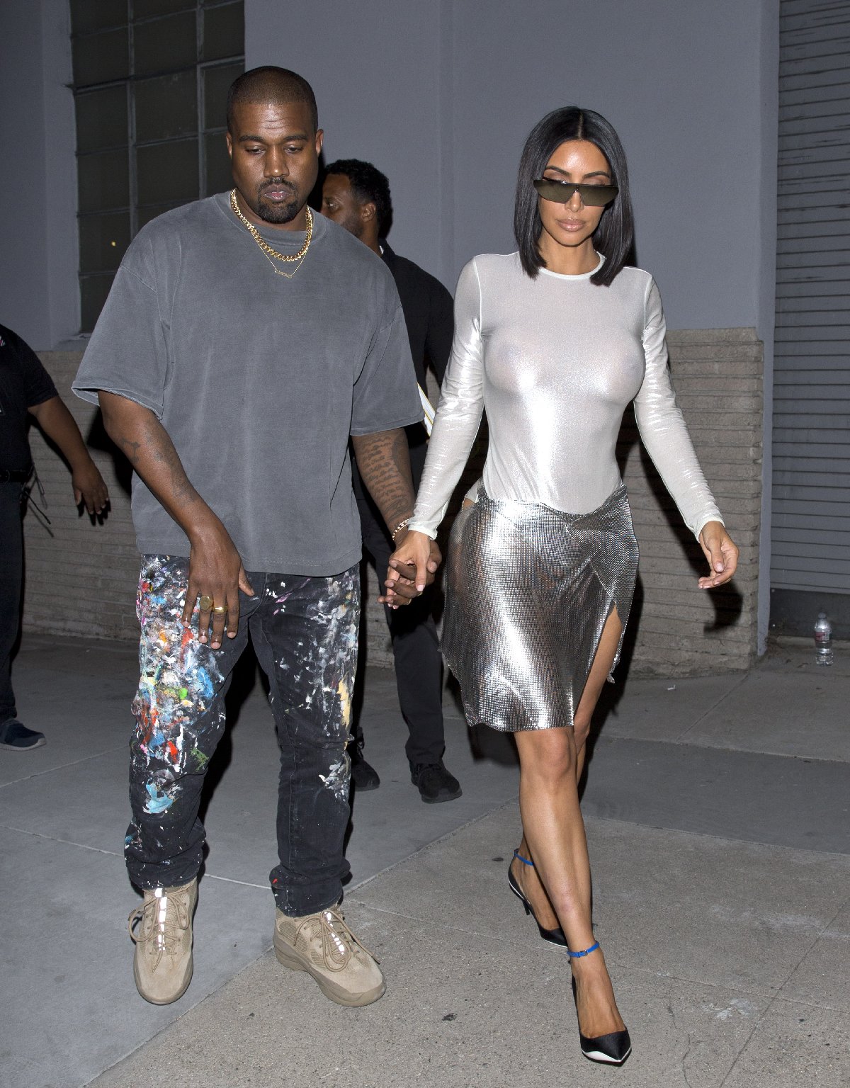Kim Kardashian şu an şarkıcı ve moda tasarımcısı Kanye West ile evli...