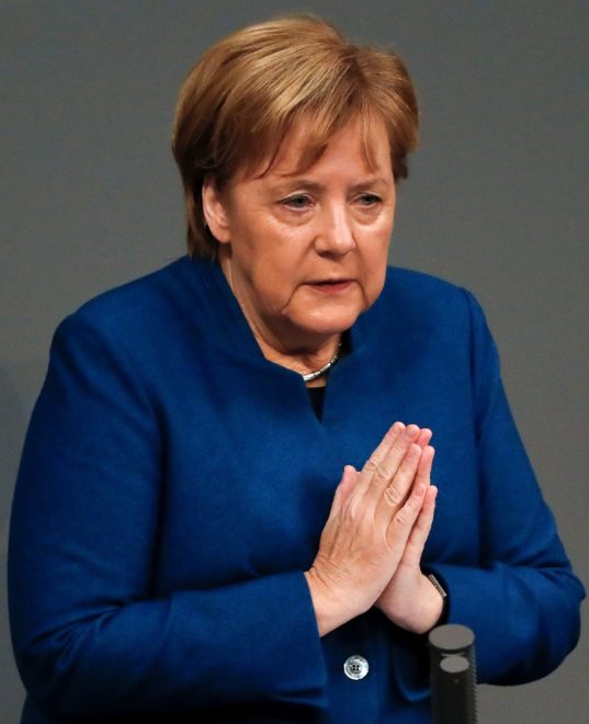 Merkel, Federal Mecliste bütçe görüşmeleri kapsamında konuştu.