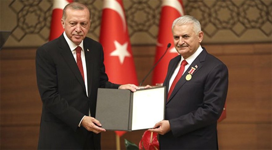 Türkiye Cumhuriyeti'nin son başbakanı Binali Yıldırım'a Devlet Şeref Madalyası verildi