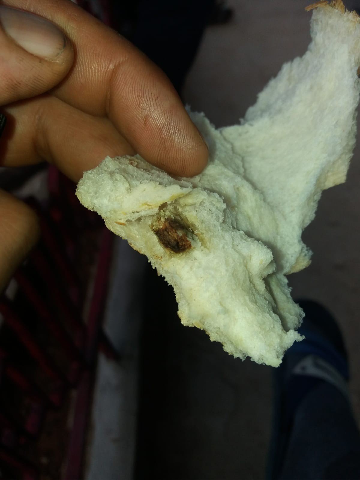 Ekmeğin içinden çıkan maddenin ne olduğu bilinmiyor. İHA