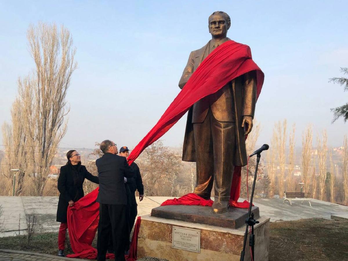 Makedonya'da Atatürk anıtının açılışı yapıldı