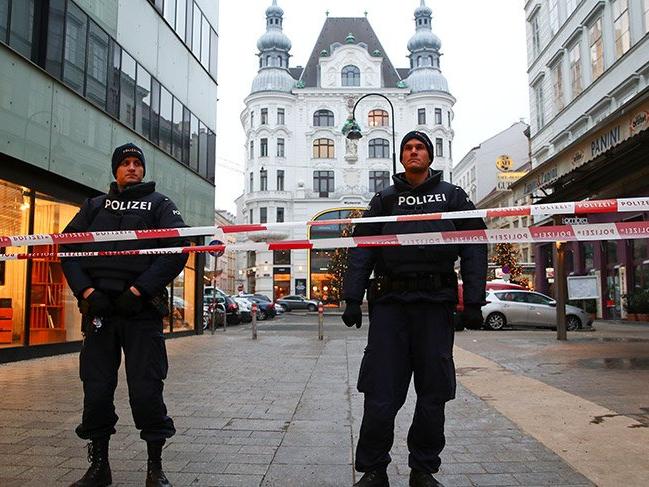 Viyana'daki kilisede silahlı soygun! 15 yaralı