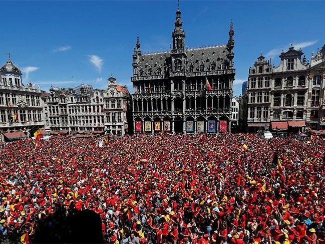 Belçika'da istifa krizi! Kral kararını verdi