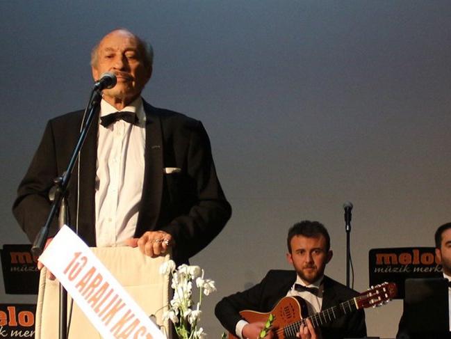 Mustafa Sağyaşar: "Kendi müziklerini yapmaya çalışsınlar"