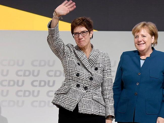 Merkel'in halefi Annegret Kramp-Karrenbauer oldu