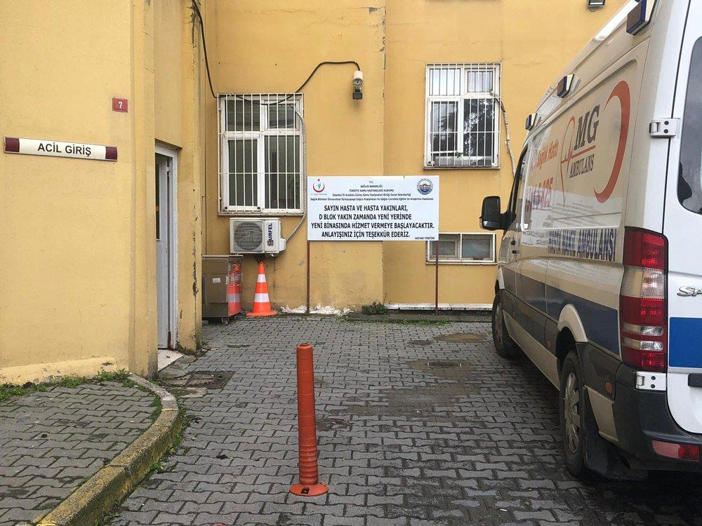 Süreyyapaşa Hastanesi'nde çatı çöktü, ameliyatlar durdu