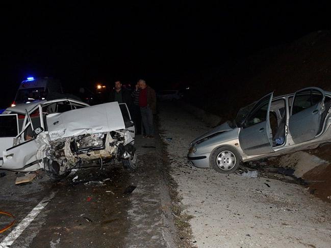 Burdur'da feci kaza! 2 ölü, 9 yaralı