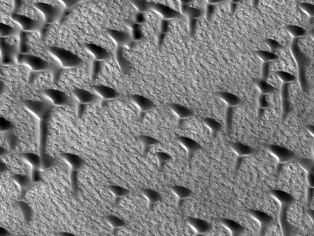 NASA, Mars'taki kum tepelerini görüntüledi!