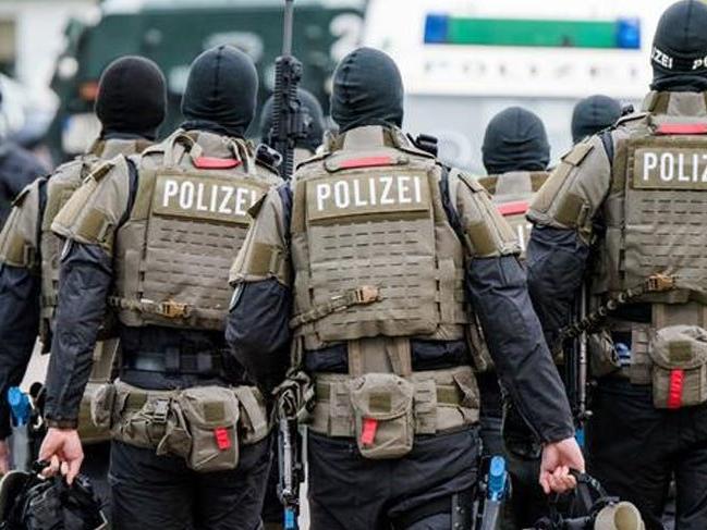 2 Alman polisi ve bazı memurlar baskın öncesi mafyaya bilgi verdi
