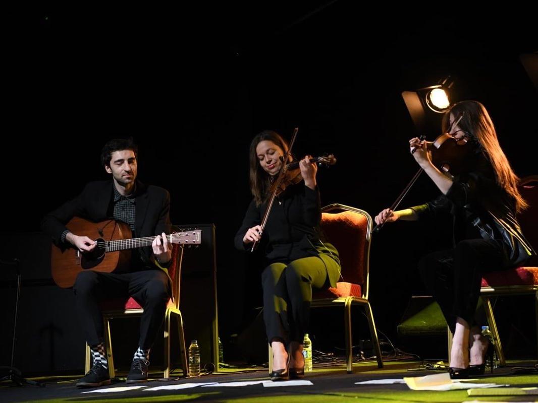 Antalya'da Grinko konserinde izleyiciye plastik sandalye şoku