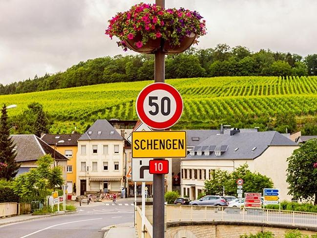 Avrupa'da seyahati değiştiren köy: Schengen
