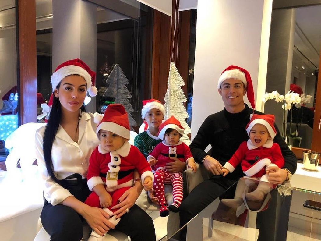 Cristiano Ronaldo ailesiyle Noel'i kutladı