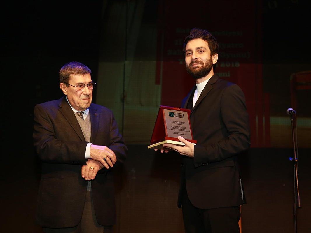 Ulusal Tiyatro Ödülü, Bilge'ye verildi