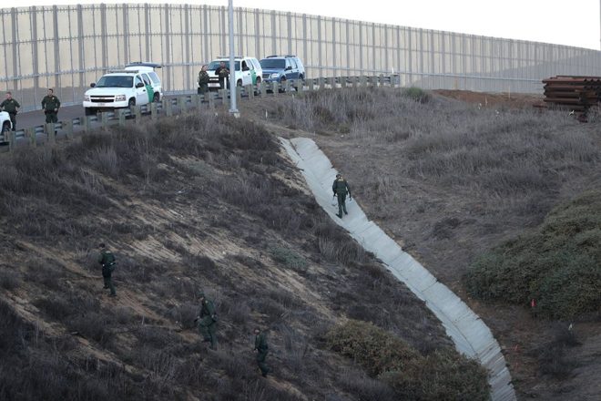  ABD sınır devriyesi yaşanan gelişme sonrası çevrede güvenlik tedbirlerini arttırdı. 