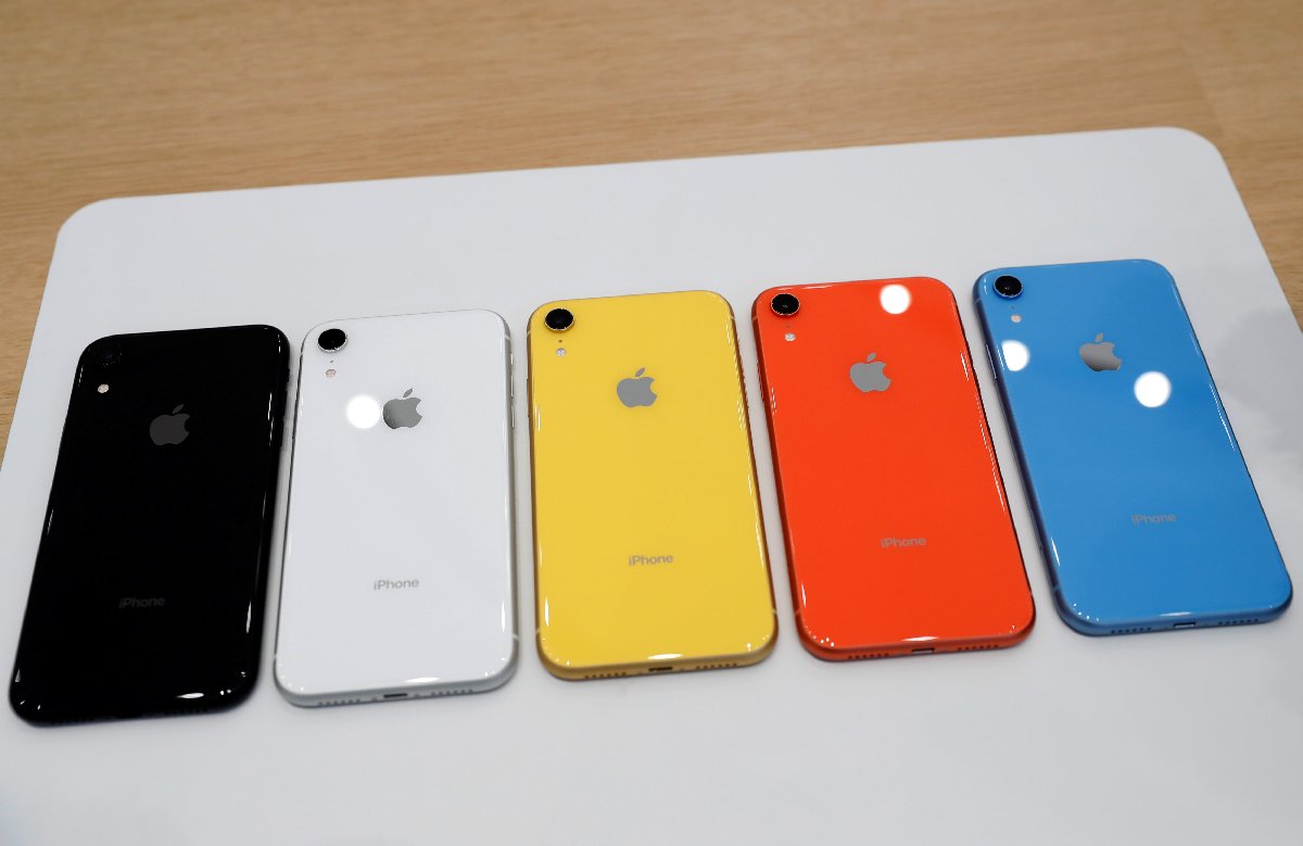 iPhone XR 6 farklı renk seçeneği ile satışa sunuluyor./Fotoğraf: Reuters