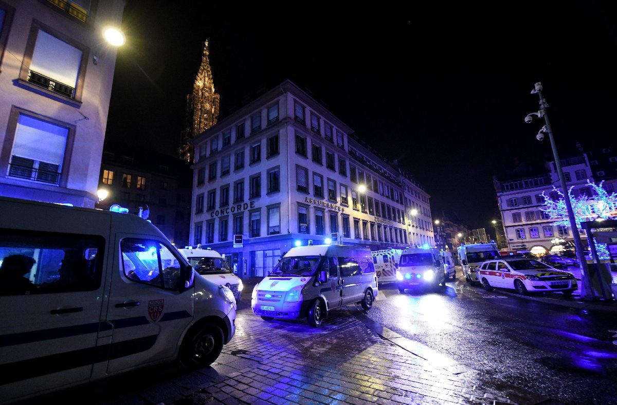 Strazburg'da yaşanan saldırı sonrasında arama çalışmaları devam ediyor.